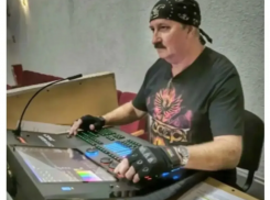 Мастер света: как Юрий Гривенный превращает сцену Морозовского ДК в живую картину