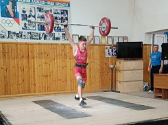 Тяжелоатлеты из Морозовска завоевали призовые места на соревнованиях в Шахтах