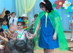 Показ моделей из материала «ЭкоМода» устроили в детском саду "Жемчужинка" в Международный день земли 