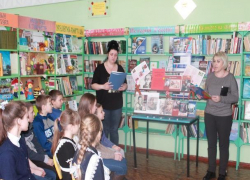 Вахту памяти "Маленькие герои большой войны" провели в библиотеке хутора Вербочки