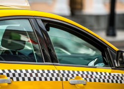 Шашечки теперь обязательны: На Дону изменились правила организации пассажирских перевозок легковыми такси
