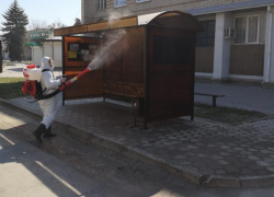 Автобусные остановки в Морозовске продезинфицировали специальным раствором