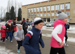 Легкоатлетическим бегом и волейболом морозовчане отметили 74-летие освобождения от нацистов