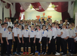 Пятиклассников в школе №6 Морозовска торжественно приняли в казачата