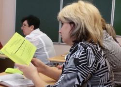 Родители напишут ЕГЭ по русскому языку вместо старшеклассников в Морозовске