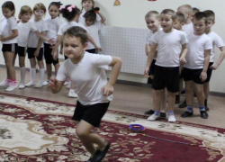 Карлсон и Дед Щукарь пришли на празднование Дня матери в "Сказку"