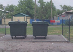 В Морозовске начали расставлять новые контейнеры