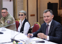 Юрий Слюсарь встретился с героями СВО и их учителями