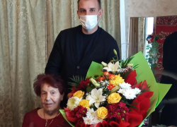 Глава администрации Парамоновского сельского поселения и работники культуры поздравили с 95-летним юбилеем ветерана войны