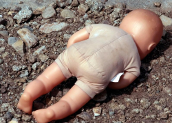 Молодой морозовчанке, родившей и бросившей младенца умирать грозит до 4 лет лишения свободы