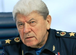 Родившийся в Морозовске 79-летний летчик-испытатель выполнил пилотаж на авиашоу «Форсаж-2017»