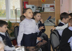 Сказку "Репка" детям вспомнили как проявление согласия и единства Морозовска 