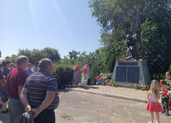 Жители станицы Вольно-Донской почтили память погибших в годы Великой Отечественной войны минутой молчания