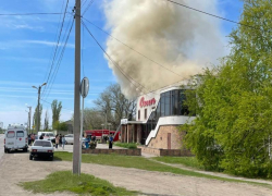 Сгорела крыша ресторана "Оскар" в Морозовске