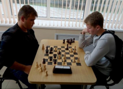 Семь шахматистов из Морозовска победили в зональном турнире по шахматам