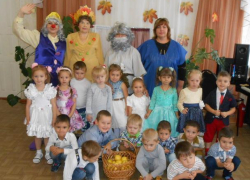 Гномик, Осень, Тучка и Лесовичок веселили ребят в детском саду "Ромашка"