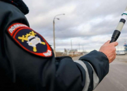 25 пешеходов и 14 водителей оштрафовали за нарушения правил дорожного движения в Морозовске