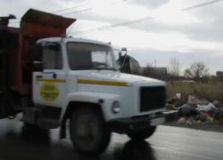 Хочу сказать: Сергей Андронов и его соседки возмутились на видео внезапным прекращением вывоза мусора в Морозовске