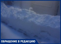 При чистке снега закрыли все проходы к магазинам, - морозовчанка