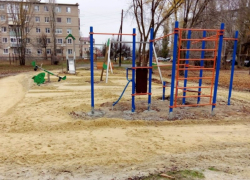 В Морозовске открыли пять новых детских площадок: где появились современные игровые зоны