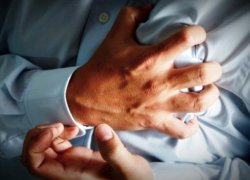 Мужчине внезапно стало плохо за рулем в центре Морозовска