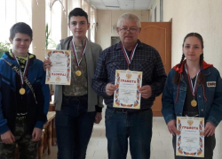 Победителем городских соревнований по шахматам в Морозовске стала команда ДЮСШ