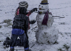 Снег с дождем и сильный ветер обещают морозовчанам в среду, 13 января