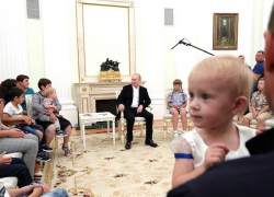 2 августа россияне начнут получать деньги на сборы детей в школу