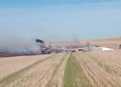 Военный самолет совершил аварийную посадку в Морозовском районе