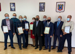 Аграриев Морозовского района наградили почетными грамотами и благодарственными письмами