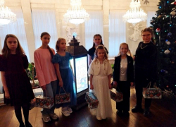 Дети из Морозовского района побывали на главном новогоднем шоу области