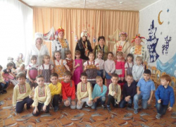 Весело и шумно прошел праздник Масленицы в морозовском детском саду №37