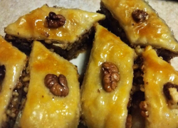 Рецептом пахлавы с грецкими орехами поделилась корреспондент "Блокнот Морозовск"