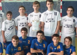 Команда ДЮСШ "УНР-171" из Морозовска вырвала победу в турнире по мини-футболу у обливских игроков