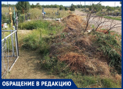 На Северном кладбище Морозовска снова начал скапливаться мусор