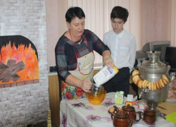 Заседание клуба "Дар" прошло в детском отделе библиотеки Морозовска 