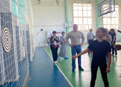 Выносливость, силу воли и рвение к победе показали участники на соревнованиях среди спортивных семей в Морозовске