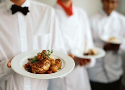 Новому кафе в Морозовске требуются бармен и официанты