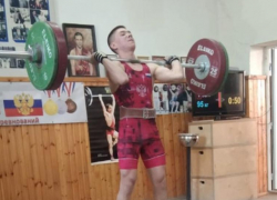 Тяжелоатлет из Морозовска Данил Добрин получил "бронзу" на областном первенстве