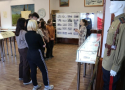 Час истории "Они освобождали Морозовск" провели для молодежи в краеведческом музее