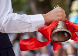 Торжественные линейки в День знаний на Дону пройдут только для первоклассников