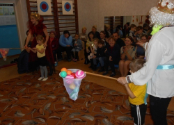 Царь с царицей царство делили в детском саду "Колобок" 