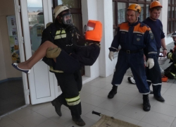 Всероссийская тренировка по гражданской обороне: в Морозовске из "горящей" гимназии "спасли" всех школьников