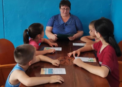 Беседу «Не зная броду – не суйся в воду» провели с детьми в Сибирьчанском сельском клубе