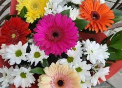 Красивый букет к 1 сентября для вашего ребенка соберут опытные флористы магазина "Цветы"