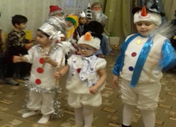 Воспитанники Старопетровского детского сада научили Хоттабыча новогодним традициям