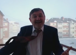 Душевное видео-поздравление приготовил для прекрасной половины Морозовского района бывший директор РДК 