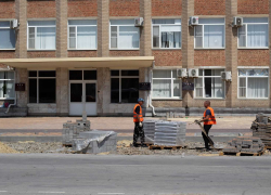 До 24 августа на площади Морозовска уже должны появиться более 80 малых архитектурных форм