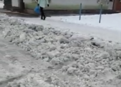 За неочищенный около магазинов снег собственников в Морозовске привлекут к административной ответственности