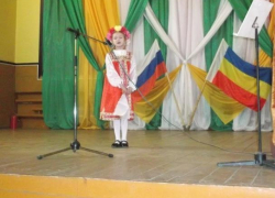 Патриотический вечер "Святое дело - Родине служить" прошел в хуторе Старопетровском